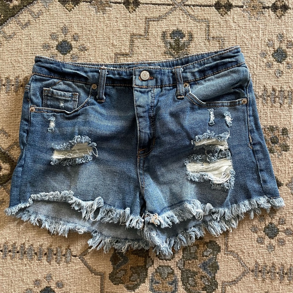 Denim cut offs 💙